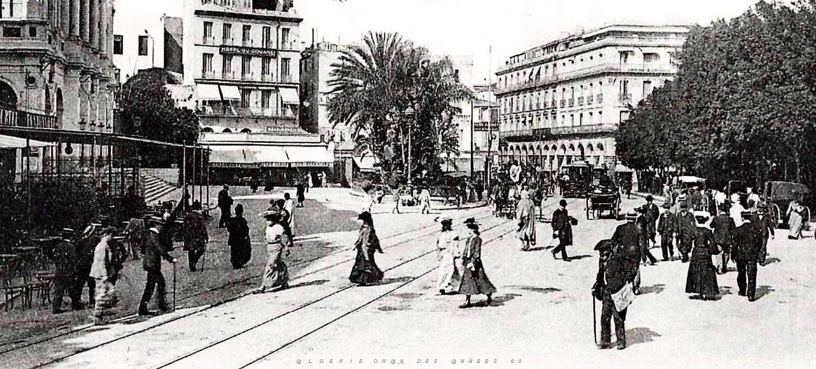 1645- Alger - Place de la Republique2.jpg